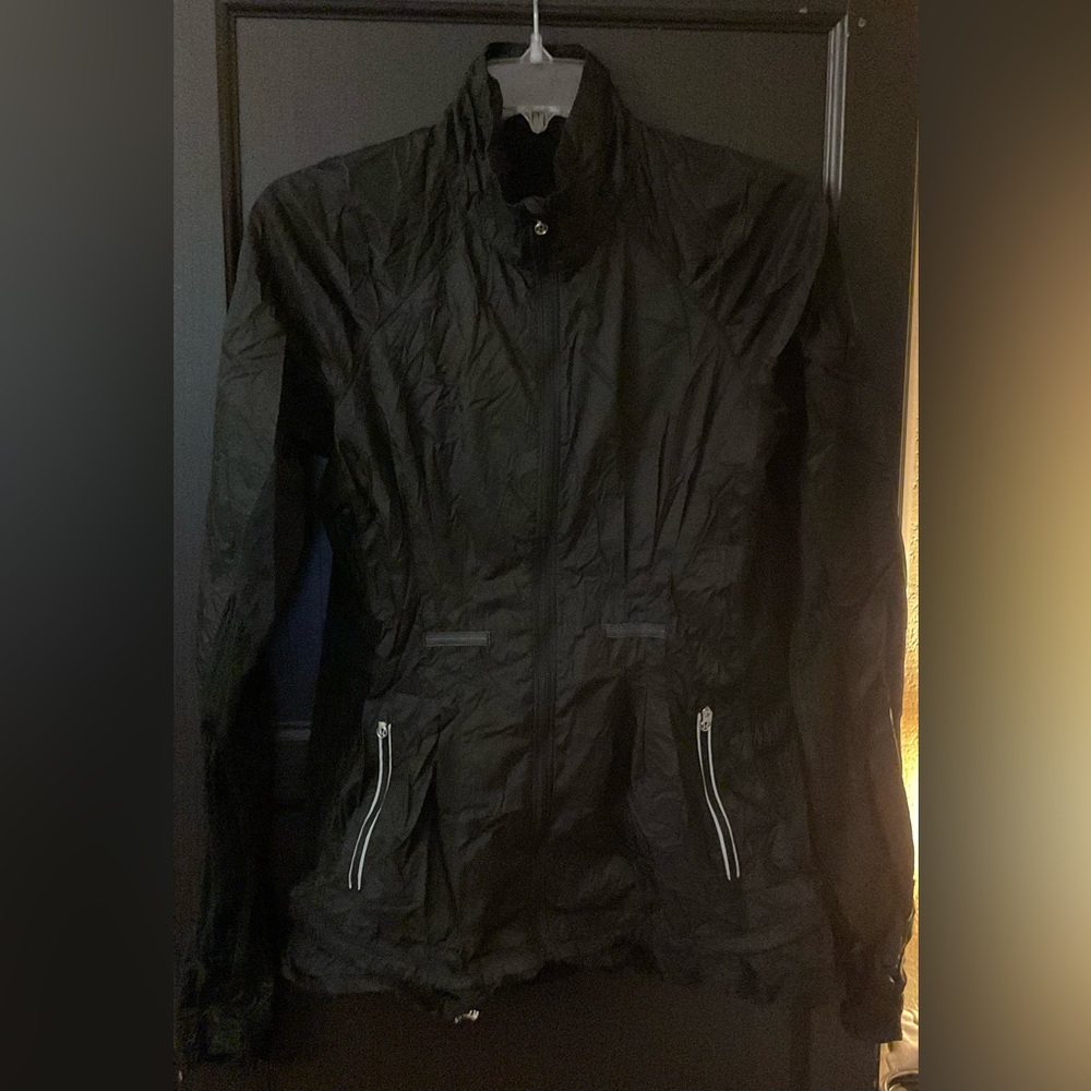 Lululemon Turn Around Jacket Black Sz 6 Mesh Back Ruffle Hem Fitted EUC